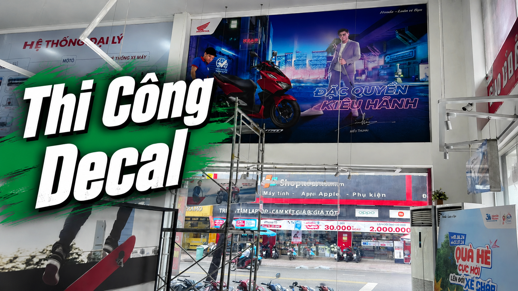 Thi Công Poster Cỡ Lớn Tại HEAD Phát